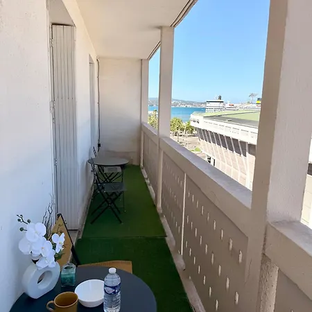 De Gamme Avec Balcon Lägenhet