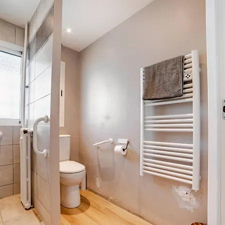 Appartement De Gamme Avec Balcon